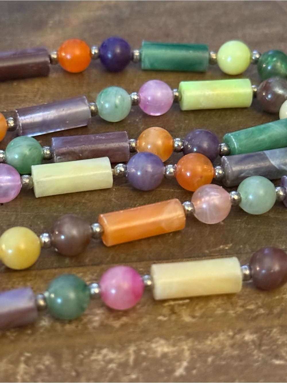 Vintage multicolor faux agate bead necklace - Picture 3 of 3